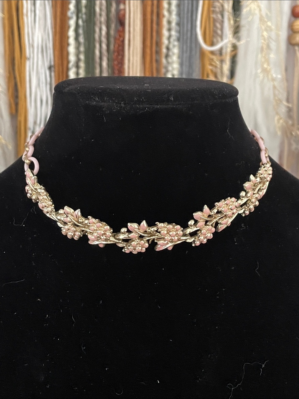 Pink floral choker 50’s necklace